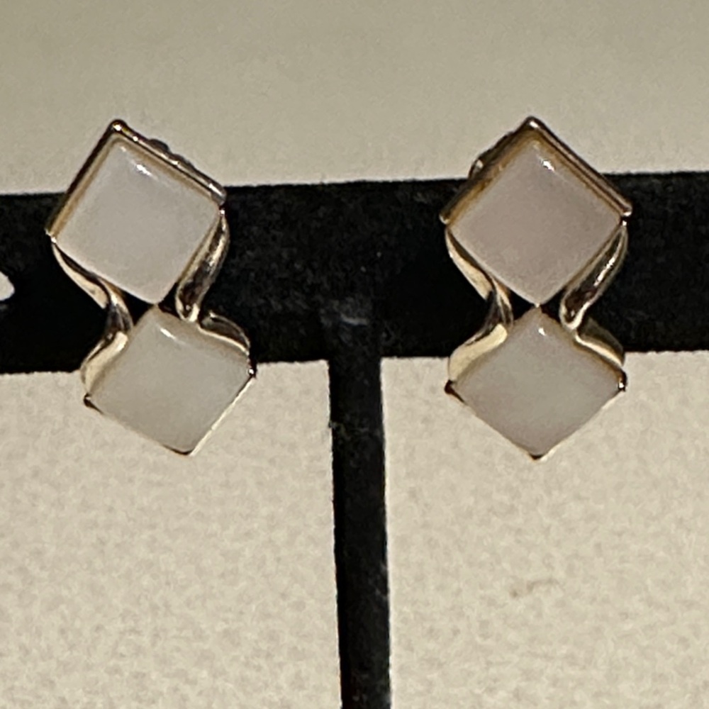 Vintage Coro gold tone opalescent stone clip on Earrings (808)